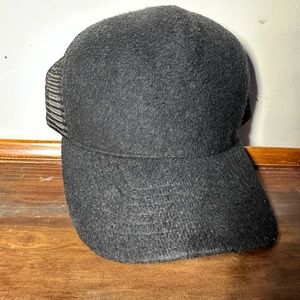 Men’s James Perse trucker hat - one size - black/charcoal